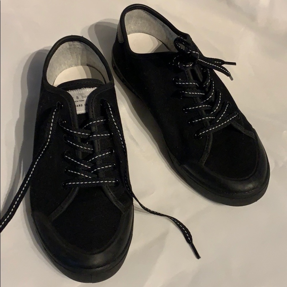 Like new sz 8.5 Rag & Bone standard issue sneakers